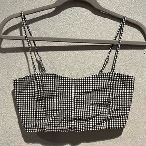 Super comfy & stretchy crop top.